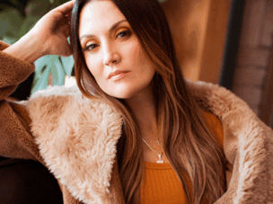 Natalie Hemby headshot