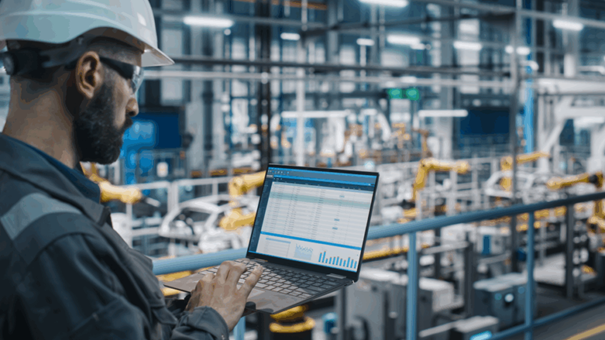 Ein Blick hinter die Kulissen auf die Daten, Sensoren und KI-Systeme, die Predictive Maintenance vorantreiben