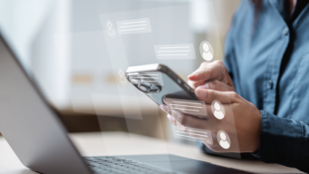 Drei Trends, die das Customer Experience Management in der Versicherungsbranche 2026 prägen, während die Schadenfälle steigen